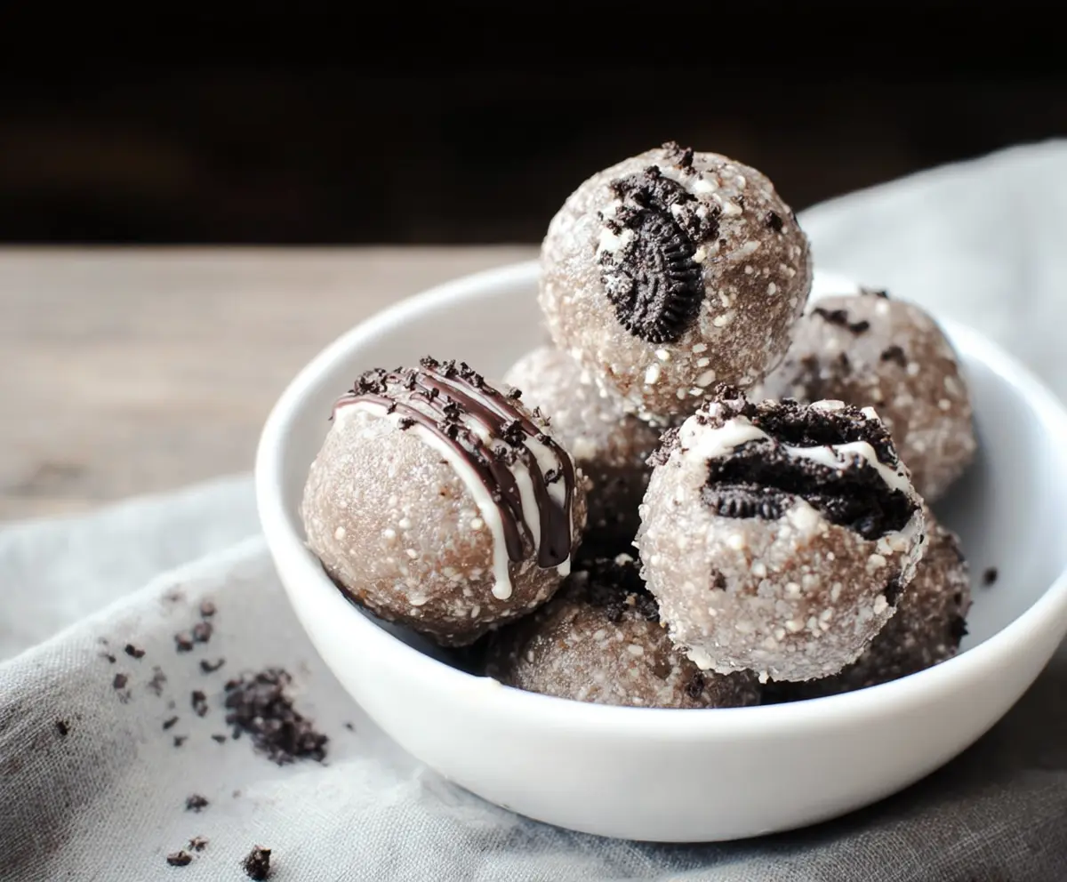 Healthy Oreo Protein Balls