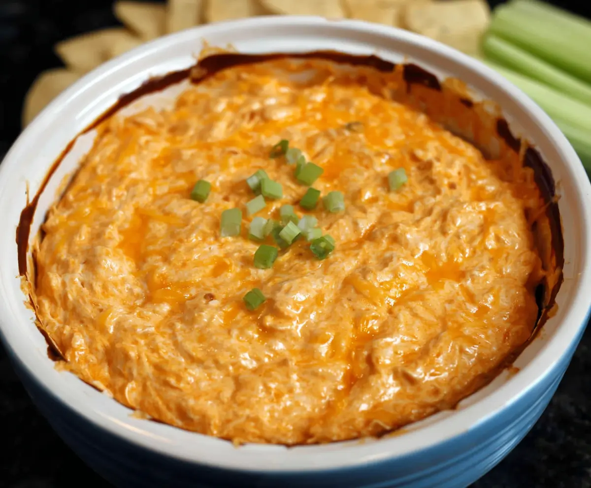 Easy Crock Pot Buffalo Chicken Dip